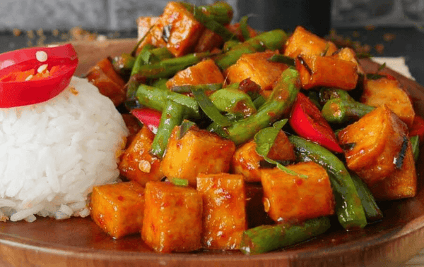 Veganes rotes Curry mit Tofu und Grünen Bohnen
