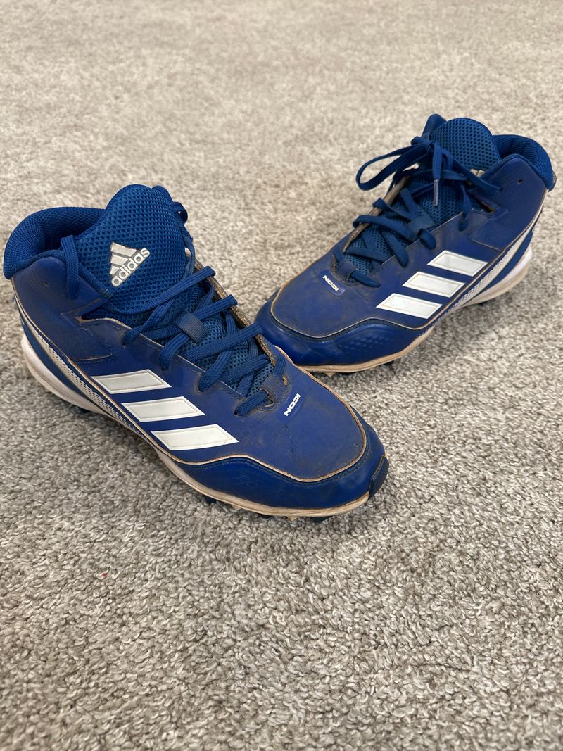 Adidas blue cleats 6 (Big Kid)