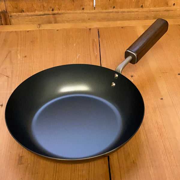 Field Company No.4 Cast Iron Skillet, 6 ¾ inches—Smoother, Lighter, Made in  USA, Vintage Design, Preseasoned