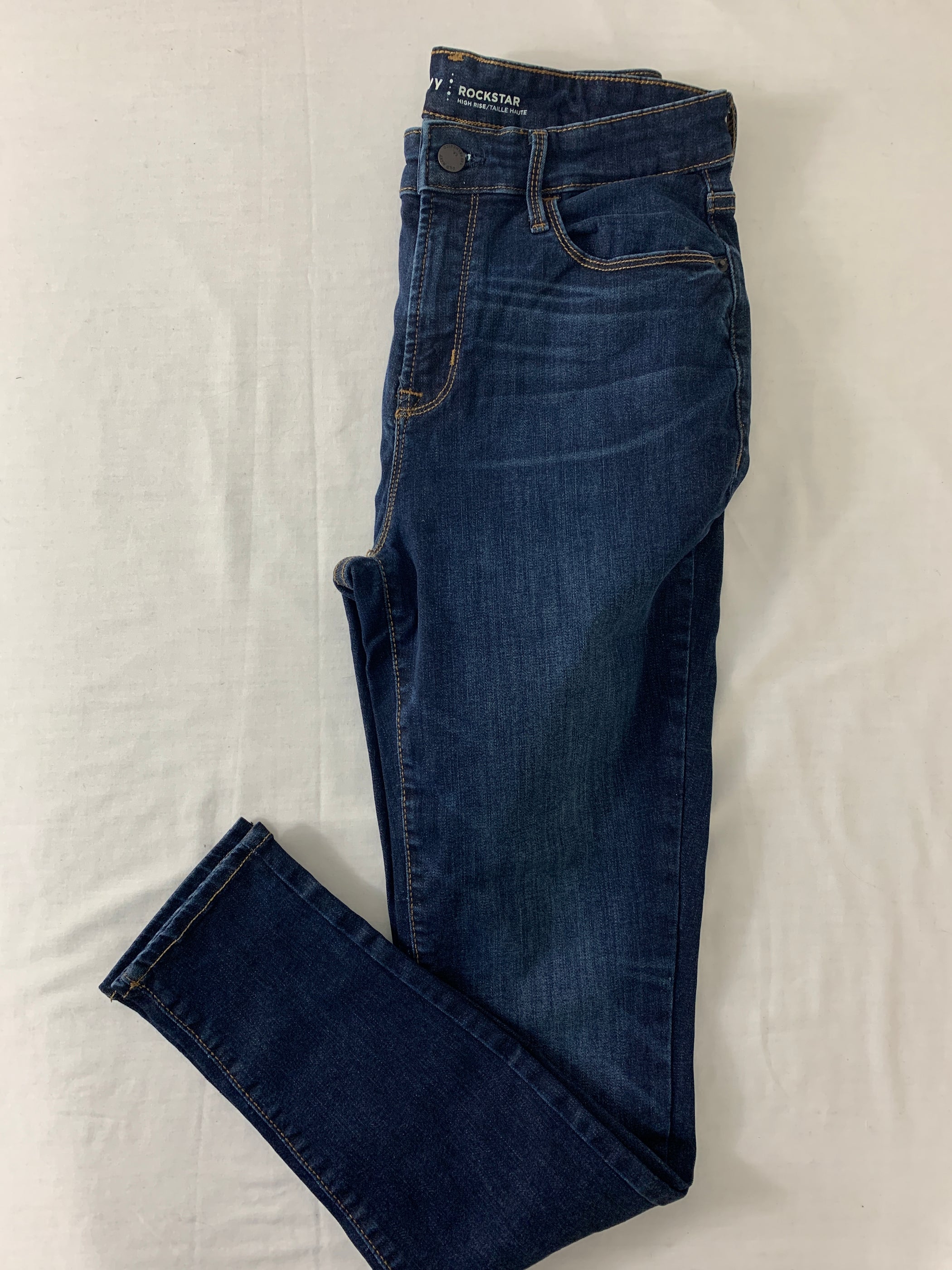 Old Navy Rockstar High rise woman jeans size 8 — Family Tree Resale 1