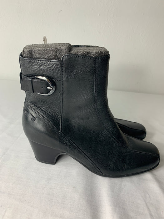 womens boots size 8.5