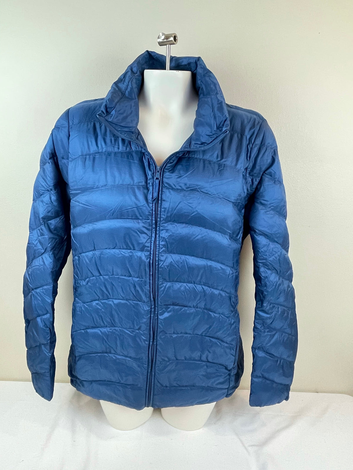 Uni women’s lightweight winter jacket — Family Tree Resale 1