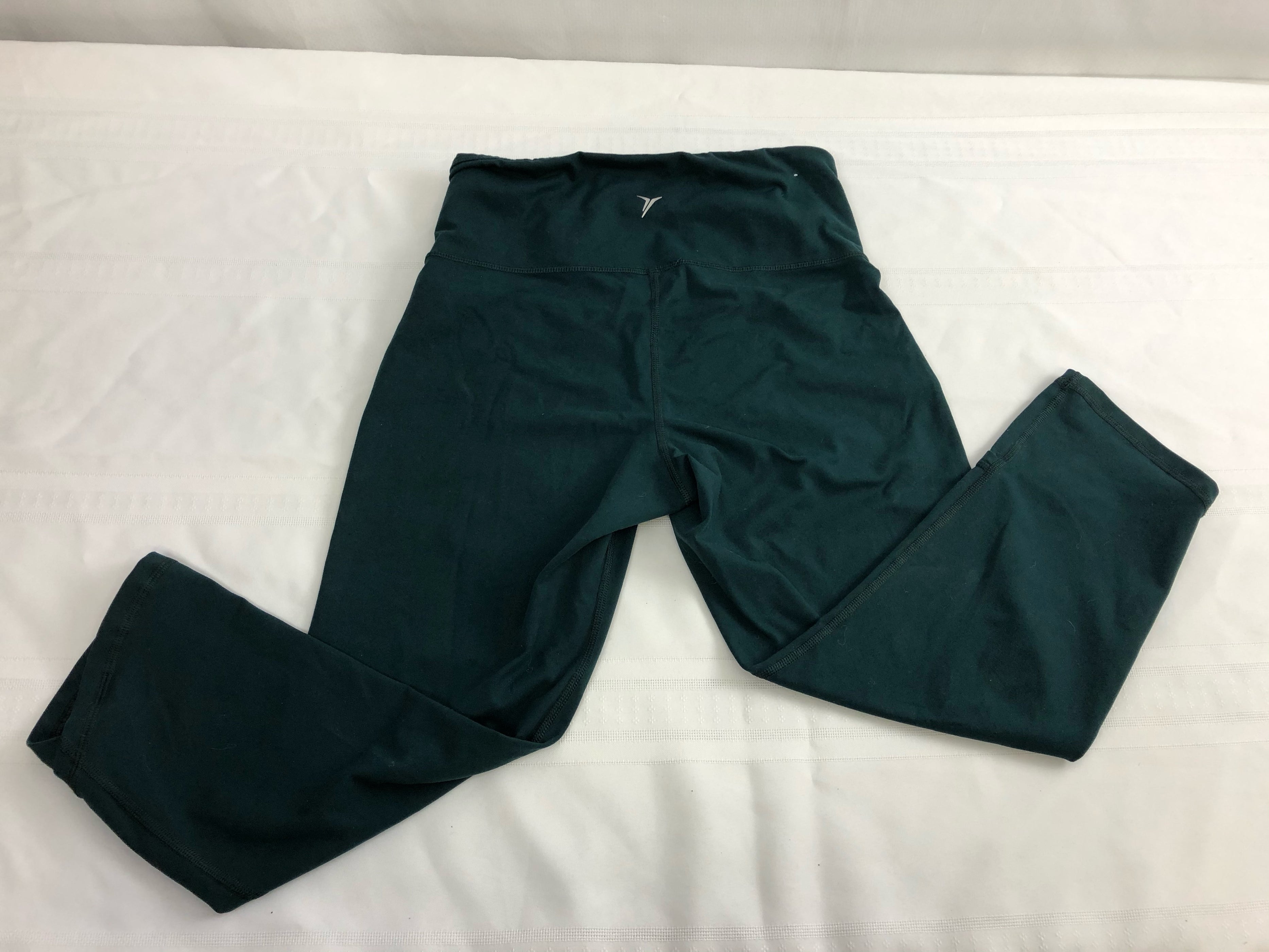Old Navy Active workout pants size medium — Family Tree Resale 1
