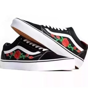 vans old skool preto com flor