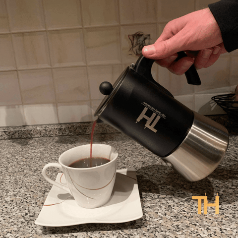 Espressokocher eingießen 