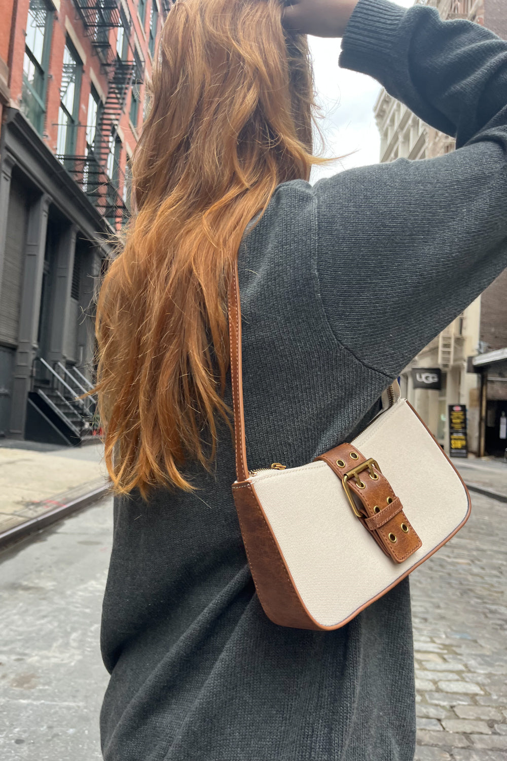 Brandy Melville Canvas Shoulder Bags for Women