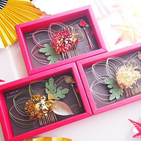 美しい和紙で作られた大輪の菊の華の髪飾り