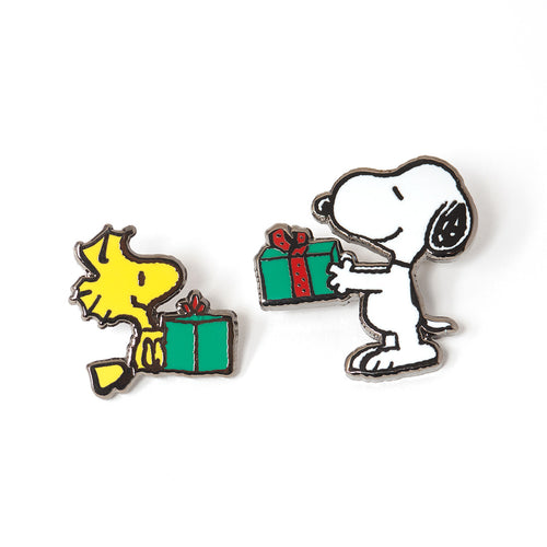 https://cdn.shopify.com/s/files/1/0456/3093/files/Snoopy_woodstockgifts_offcard.jpg?v=1702408716&width=500