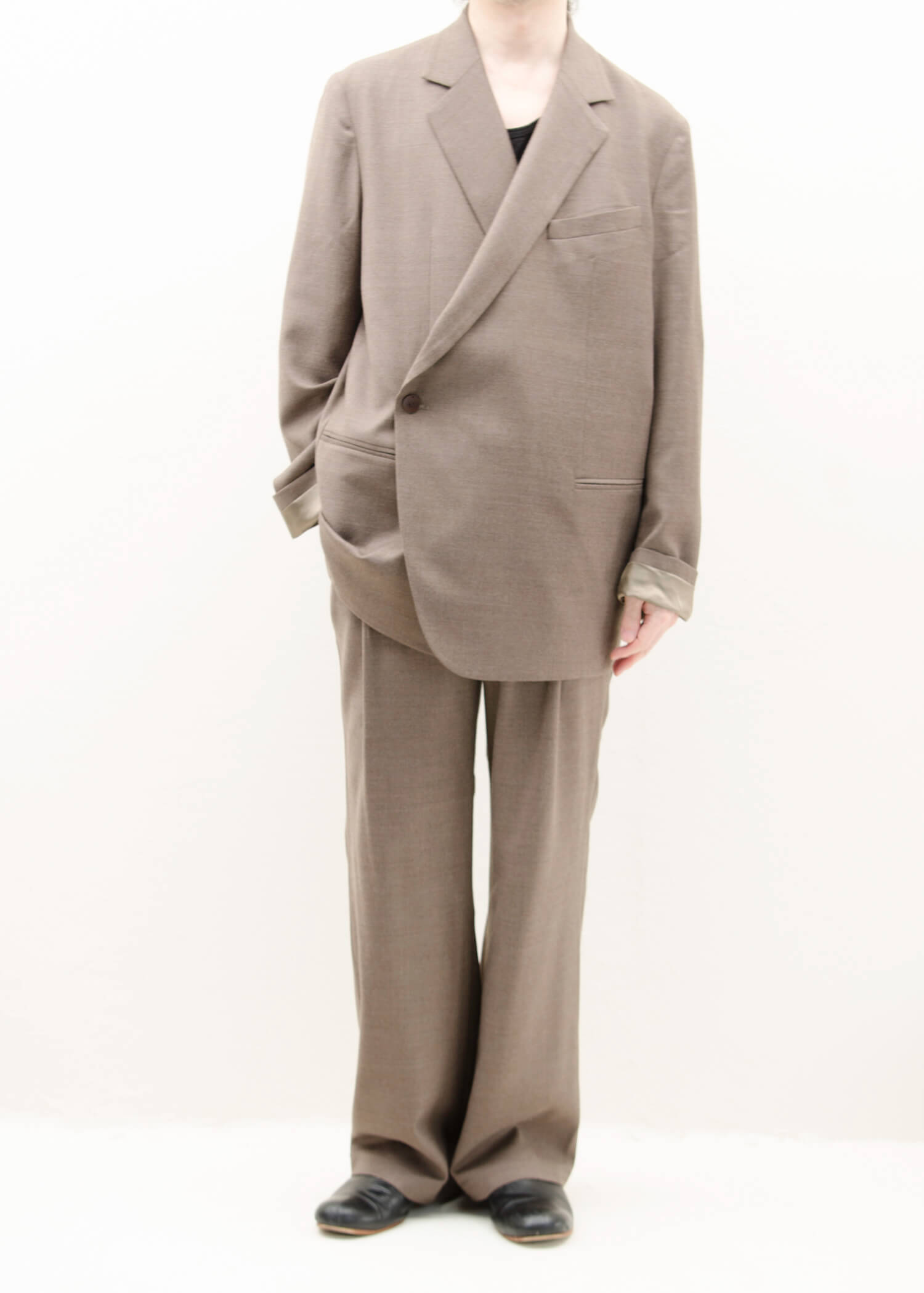 数々のアワードを受賞】 edwina horl dauerbrenner 22ss セットアップ