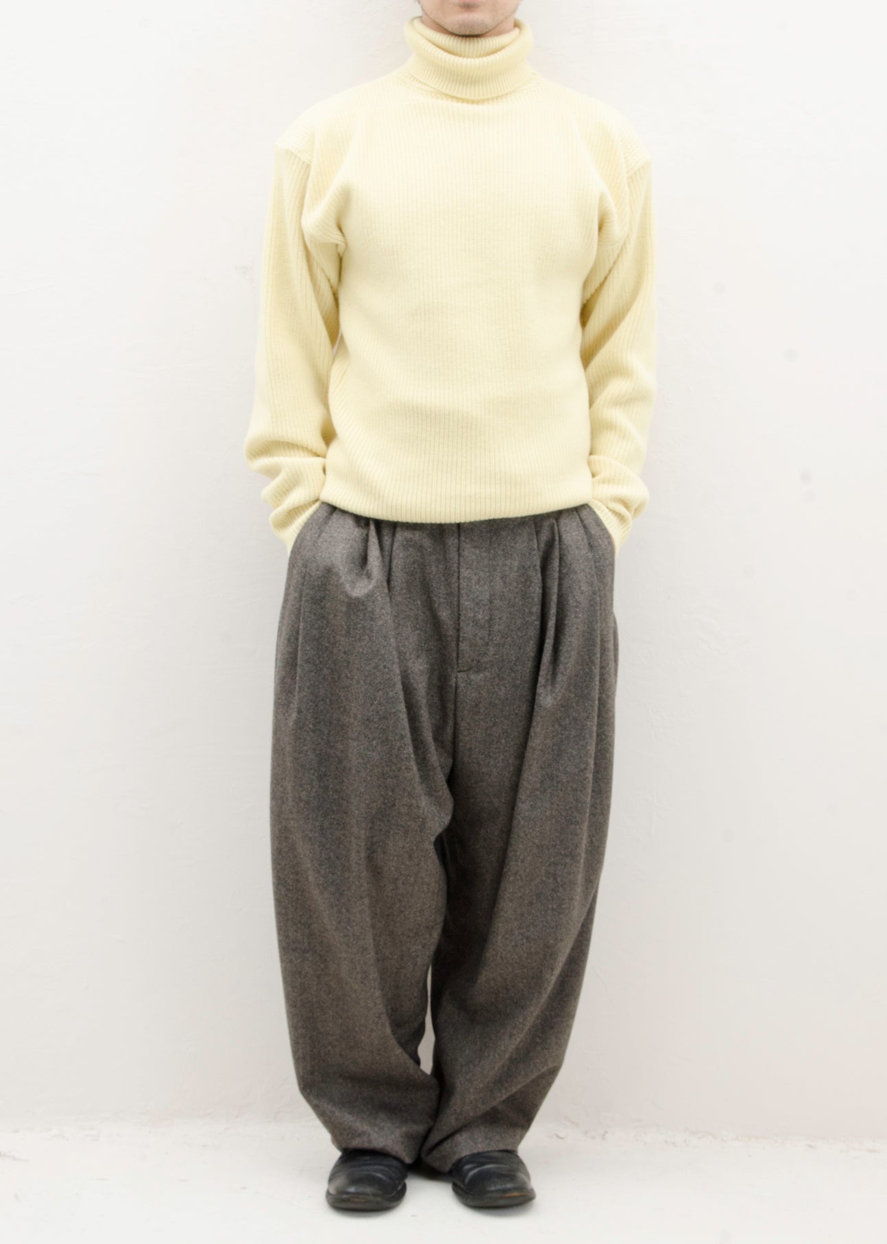 hed mayner 21aw 8pleat pant Olive まとめ売り rosique.com.br