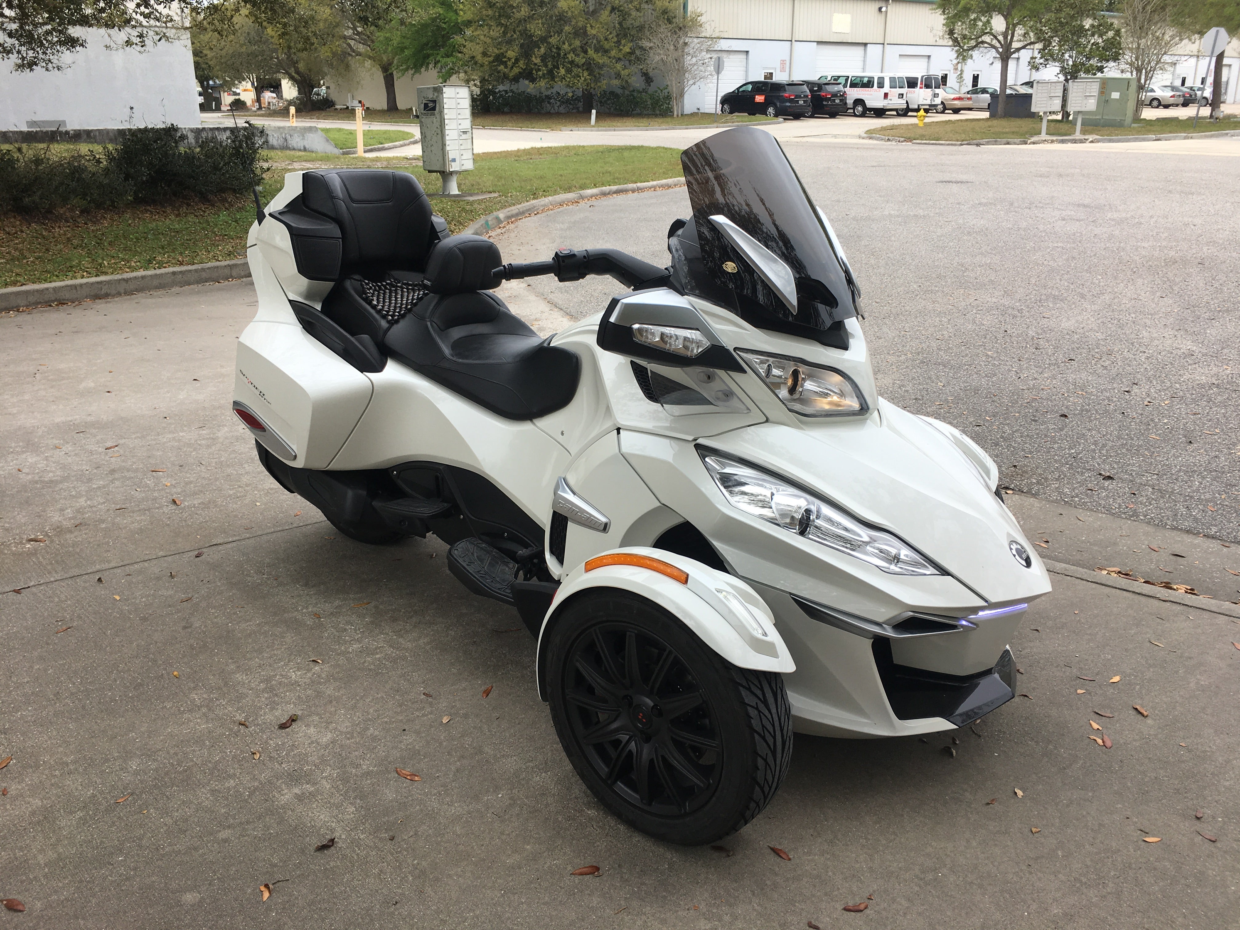 2010 can am spyder accessories