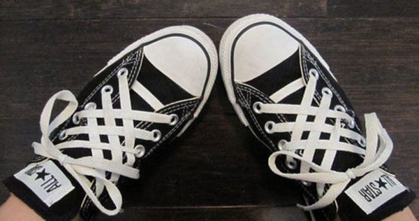 Buộc dây giày Converse kiểu Lattice (mắt cáo)