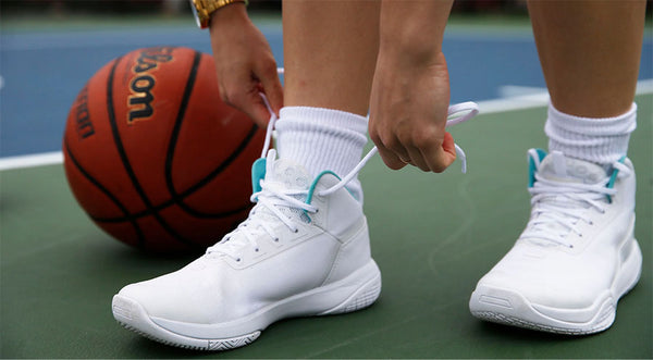 các dòng giày bóng rổ bó cổ chân tốt giúp hạn chế chấn thương