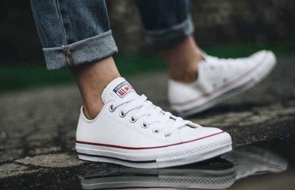 Giày sneaker nam trắng với thiết kế trẻ trung, tích hợp nhiều công nghệ cao cấp