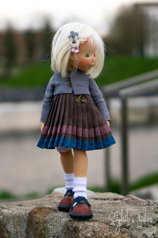 Natural fiber art doll