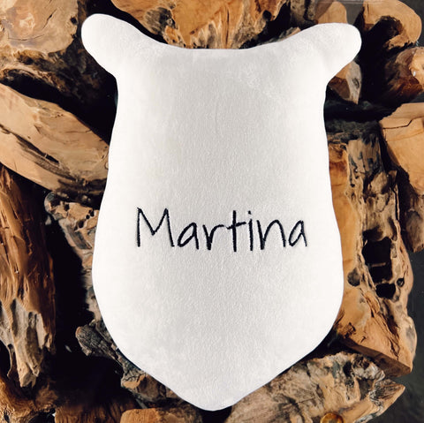 Cuscino a forma di ape con scritto il nome della persona che lo riceverà in regalo.