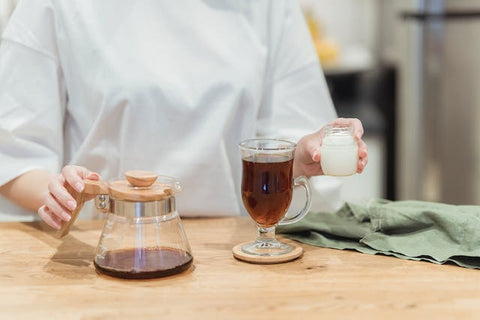 Chai Tee Chaitee Zutaten in Glas