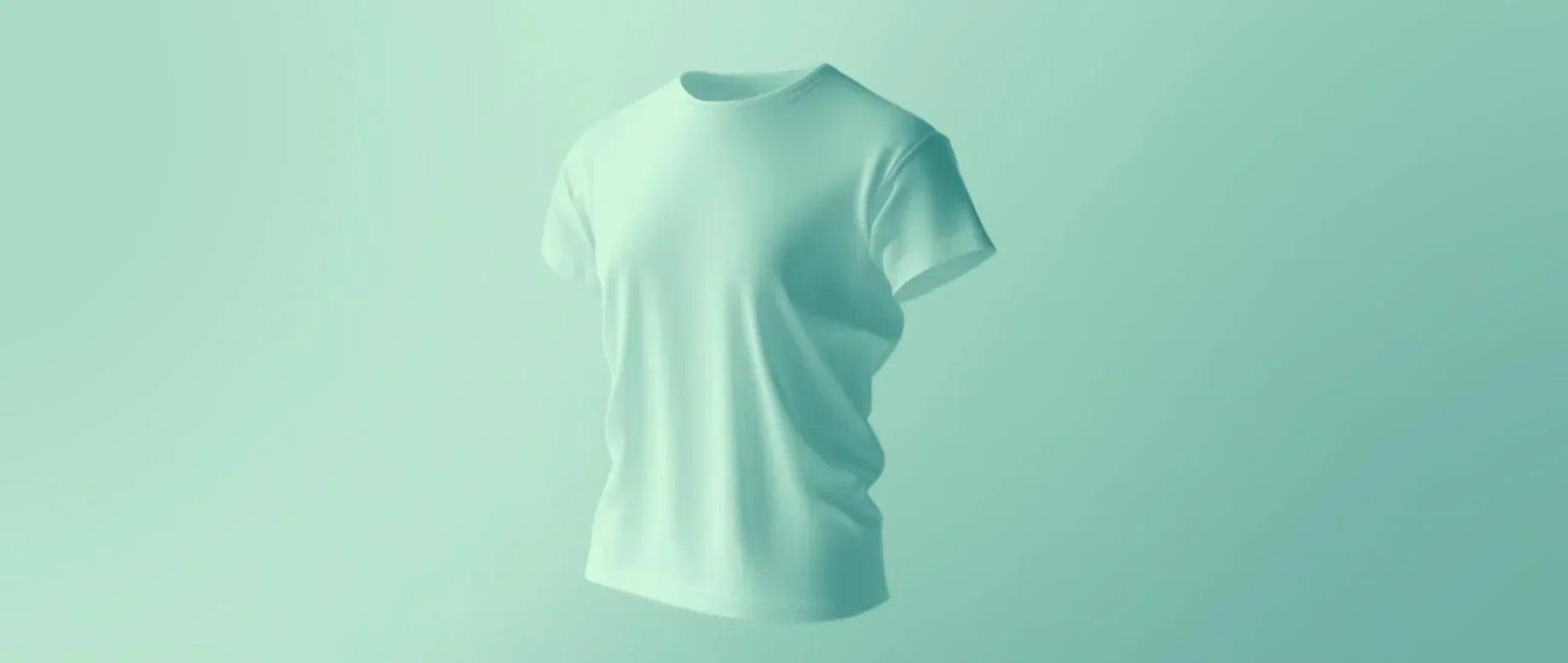 一件T恤，在绿色背景上。