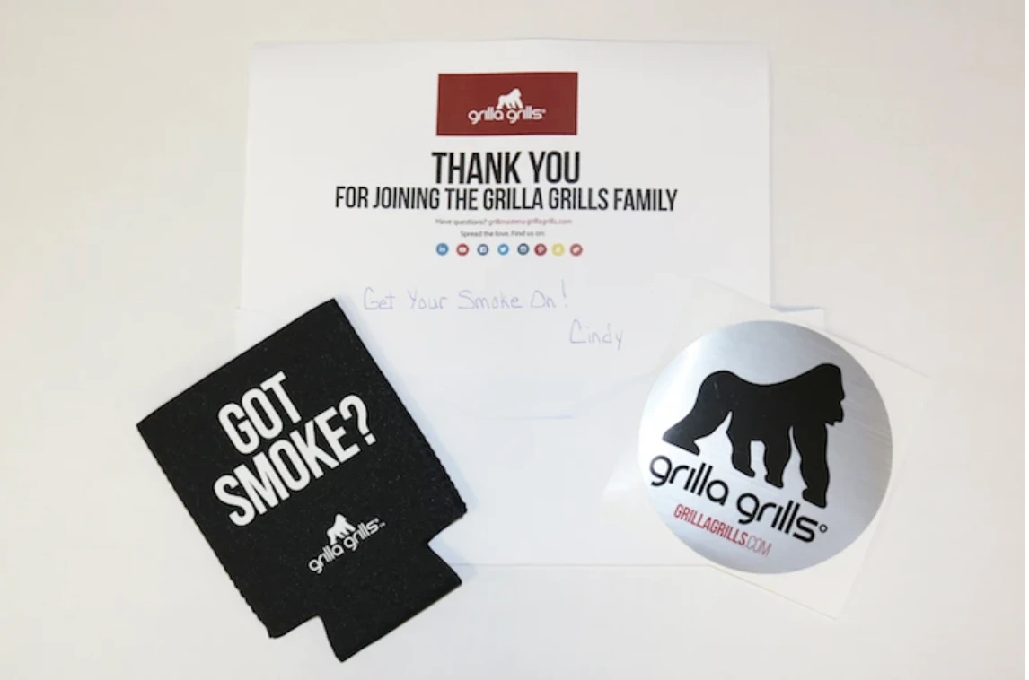 Grilla Grills 每个订单都会附送一些免费的礼品，比如感谢贴纸