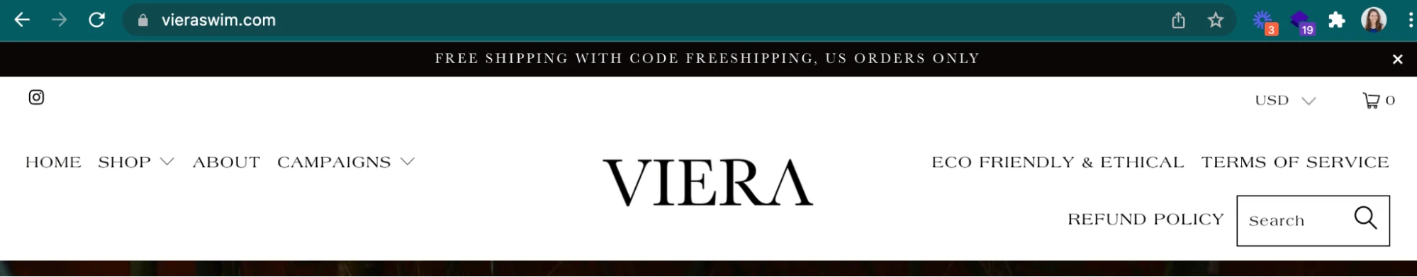 泳装品牌 Viera 用 vieraswim.com 作为其 URL