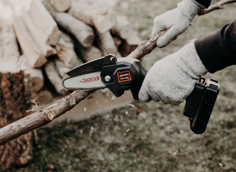 Handheld Chainsaws in Home Renovation