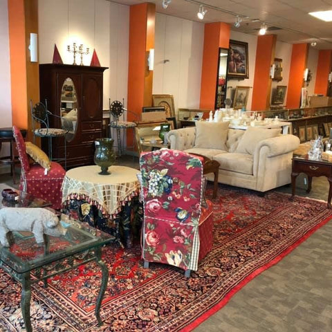 Consign and shop used like-new furniture and home decor accessories at Designer Consignor of Peters Township and Tanger Outlets in Pennsylvania