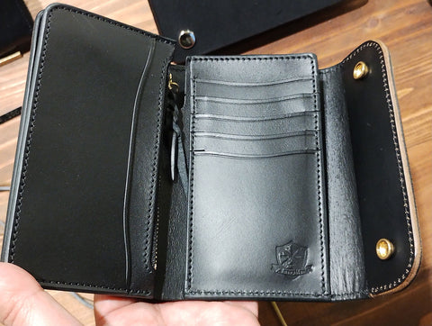 Inside the middle wallet