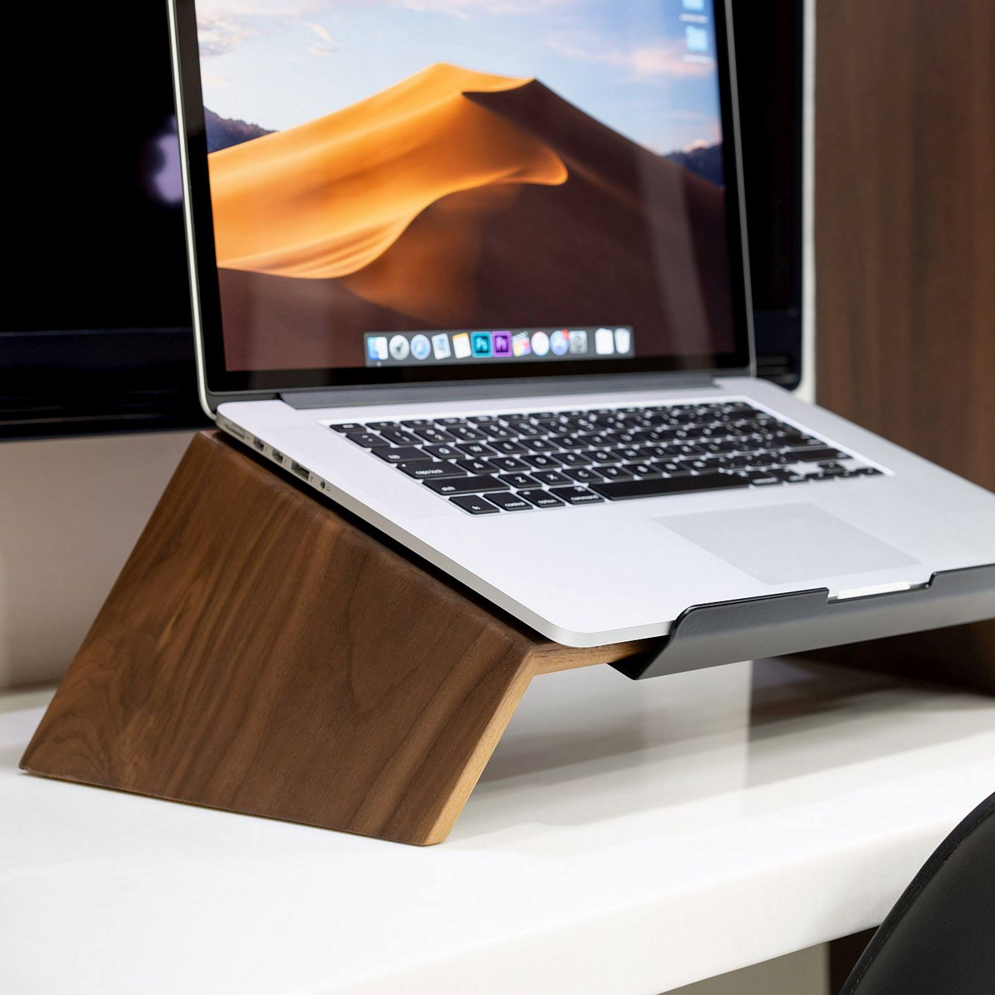 Laptop Standaard Walnoot hout | 40x26x14 cm | Wooden laptop by Oakywood – GreenEpics