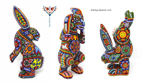 Tatsiu conejo escultura zapoteco huichol wixárika de madera de copal con chaquira y cera de campeche.