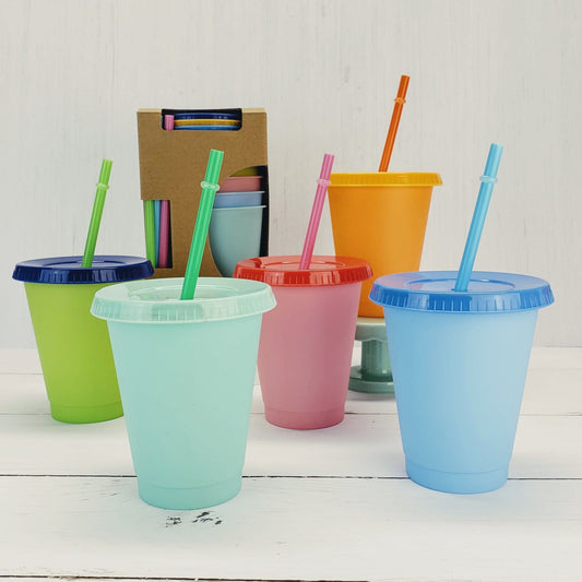 https://cdn.shopify.com/s/files/1/0457/6224/8862/products/set-of-5-color-changing-kids-cups-with-colored-straws-16oz-mini-cups-16ozcolorchanging-32855840194718.jpg?v=1690967830&width=533