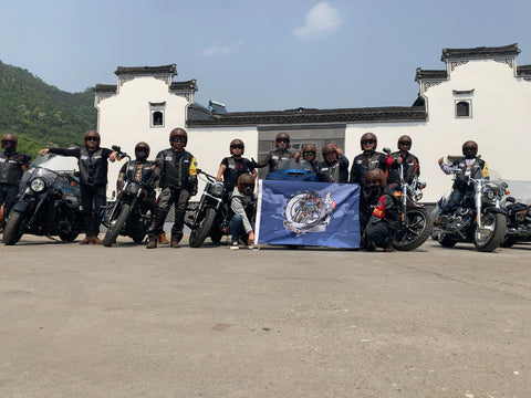 motorcycle-club-riding