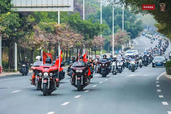 motorcycle-club-group-ride