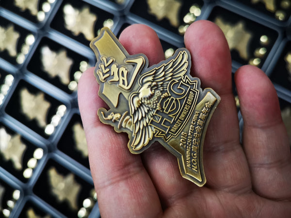 customized-anniversary-pins