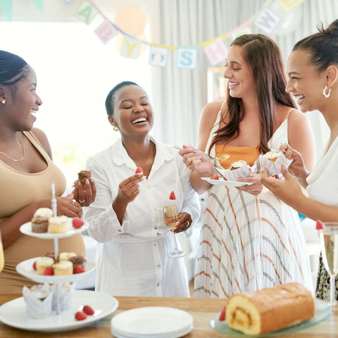 principe d'une baby shower, une fête pour célébrer l'arrivée prochaine d'un nouveau-né