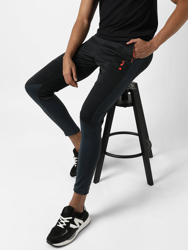 Solid Joggers - SUM23_CSM-SS-JRTP0158_1_de4ab0ca-7fef-467a-993e-a49019fd8232