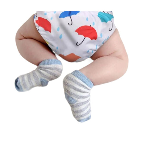 baby in cloth diaper 