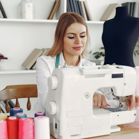 3 Signs That Your Sewing Machine is Ready to be Cleaned – My Girlfriend ...