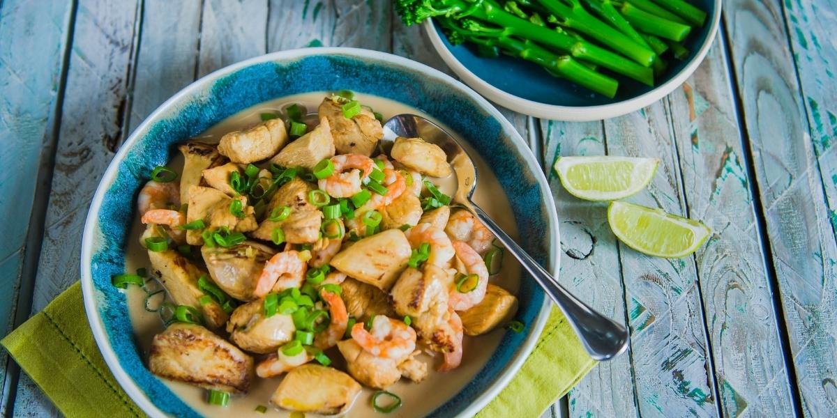 Low-carb Thai chicken and prawn curry.