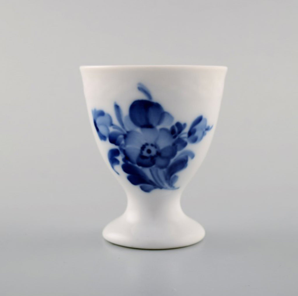 Blue flower braided cup / vase from Royal Copenhagen. – L' ART COPENHAGEN