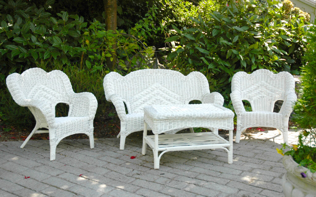 white wicker patio furniture