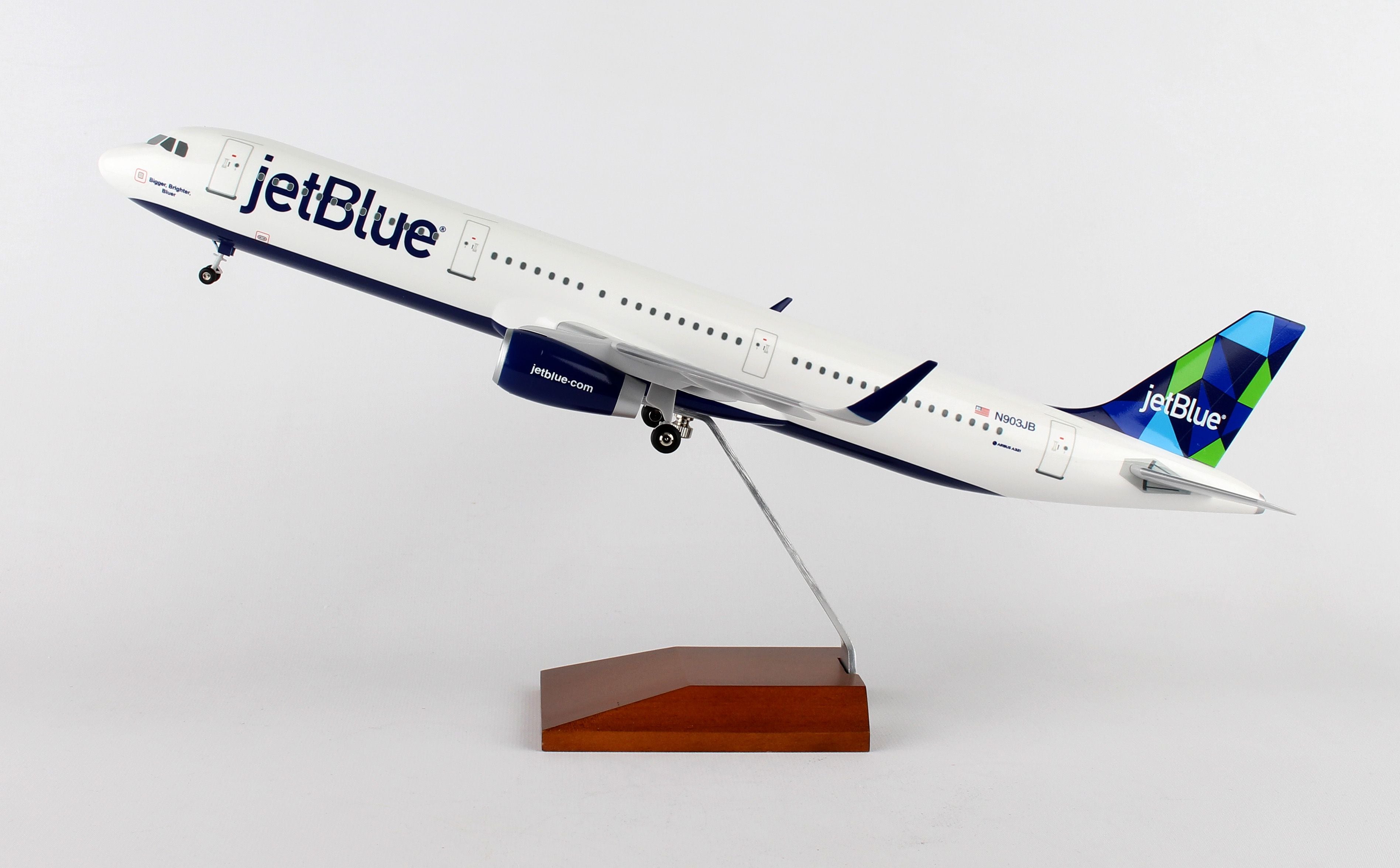 SKYMARKS JETBLUE A320 1/100 NYPD W/WOOD STAND & GEAR – RM Model Store