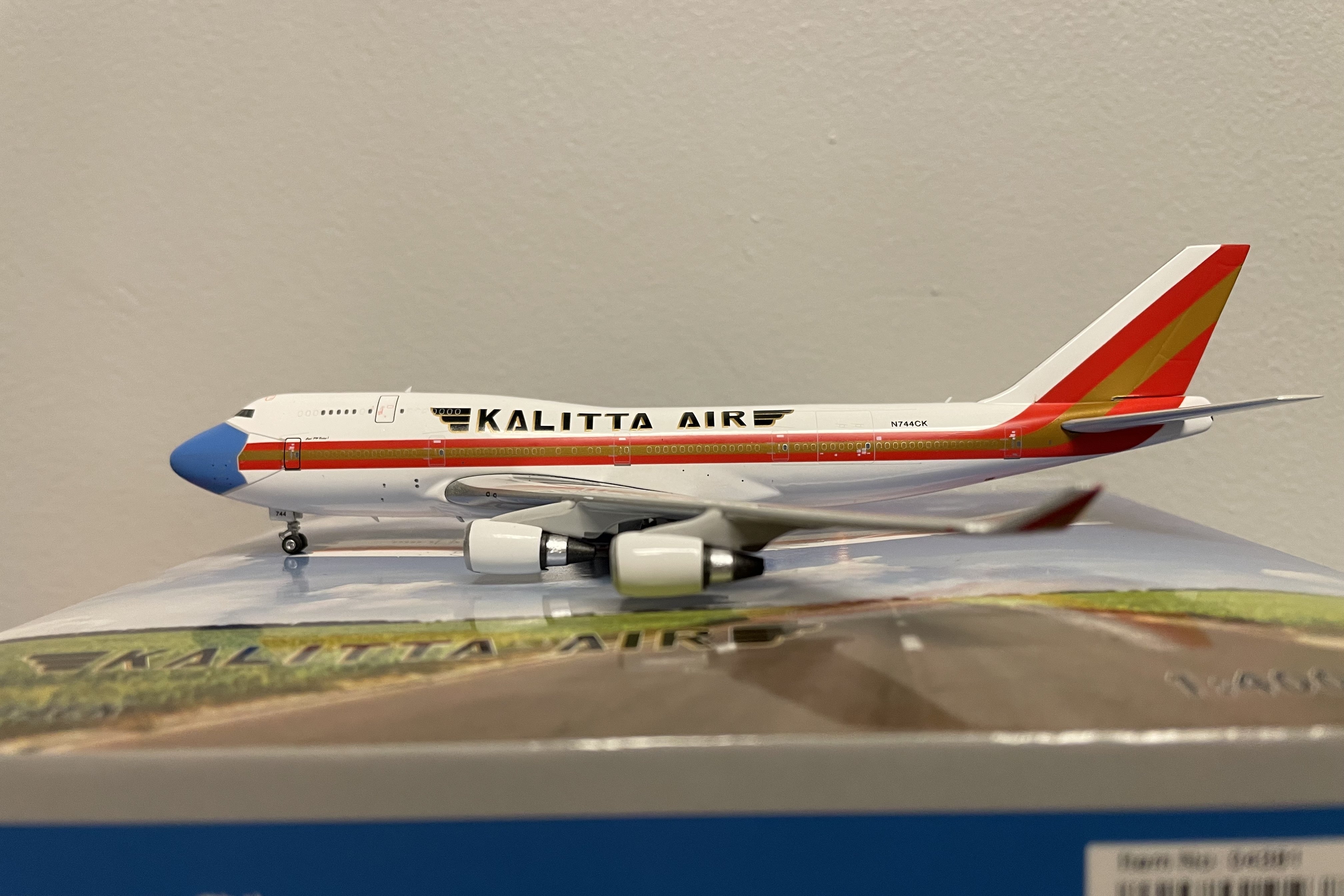 1:400 Phoenix Models Kalitta Air Boeing 747-400F 