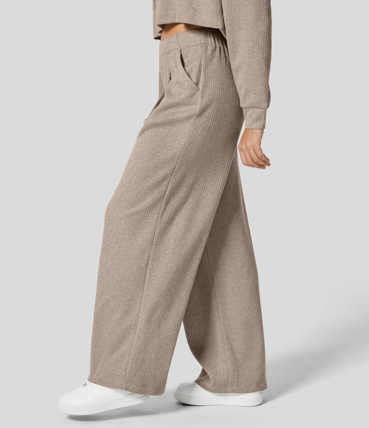 

Halara Ribbed High Waisted Plicated Side Pocket Wide Leg Casual Pants - Mocha Meringue -  sweatpants jogger pants