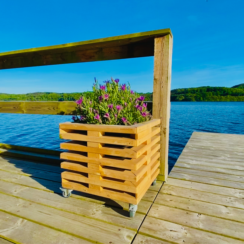 Se Blomsterskjuler af Brugte Traller | Plantekasse hos Kabeltromlen DK