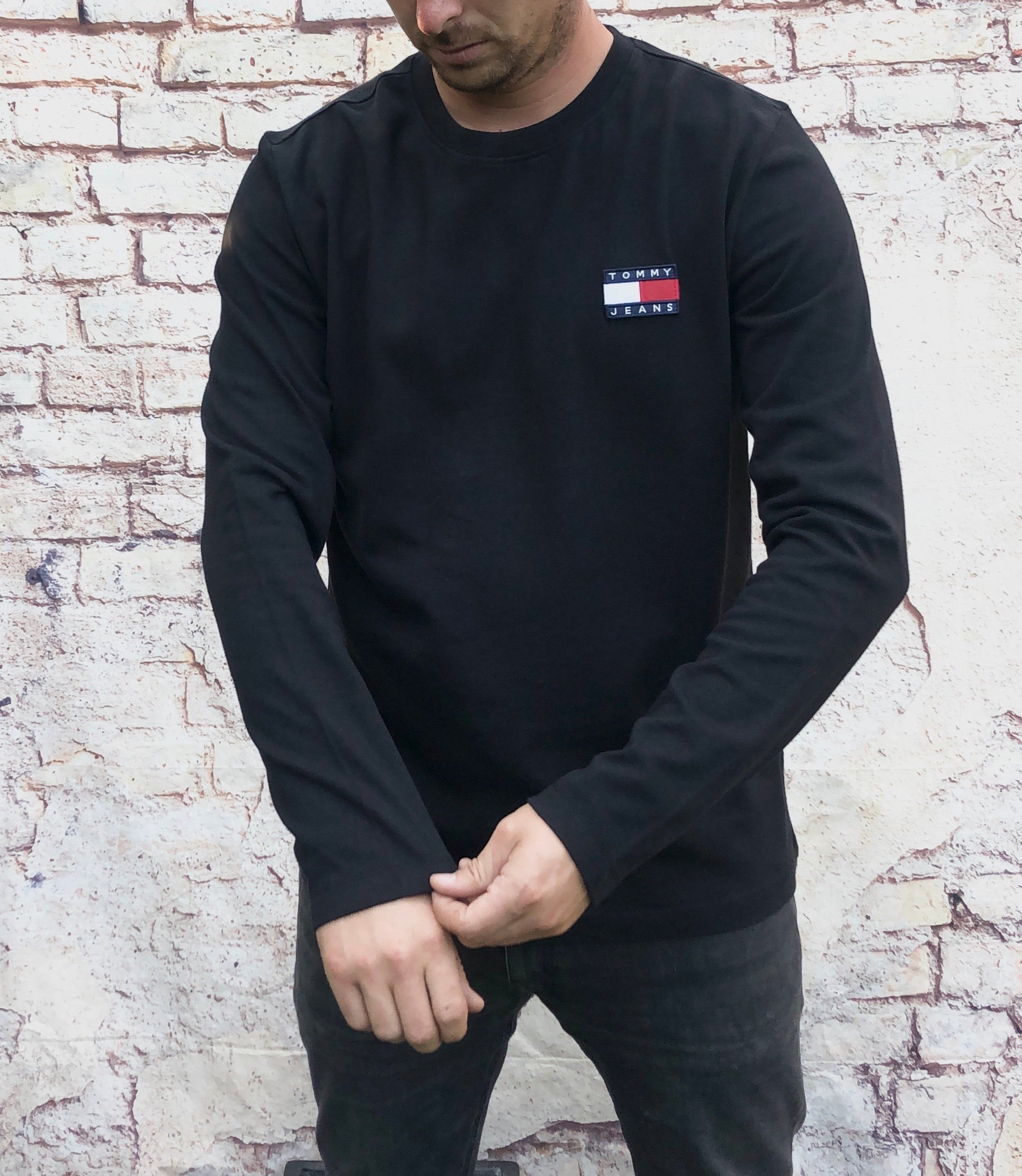 spejder PEF redde Black Tommy Hilfiger long sleeved tshirt / men's branded designer – System F