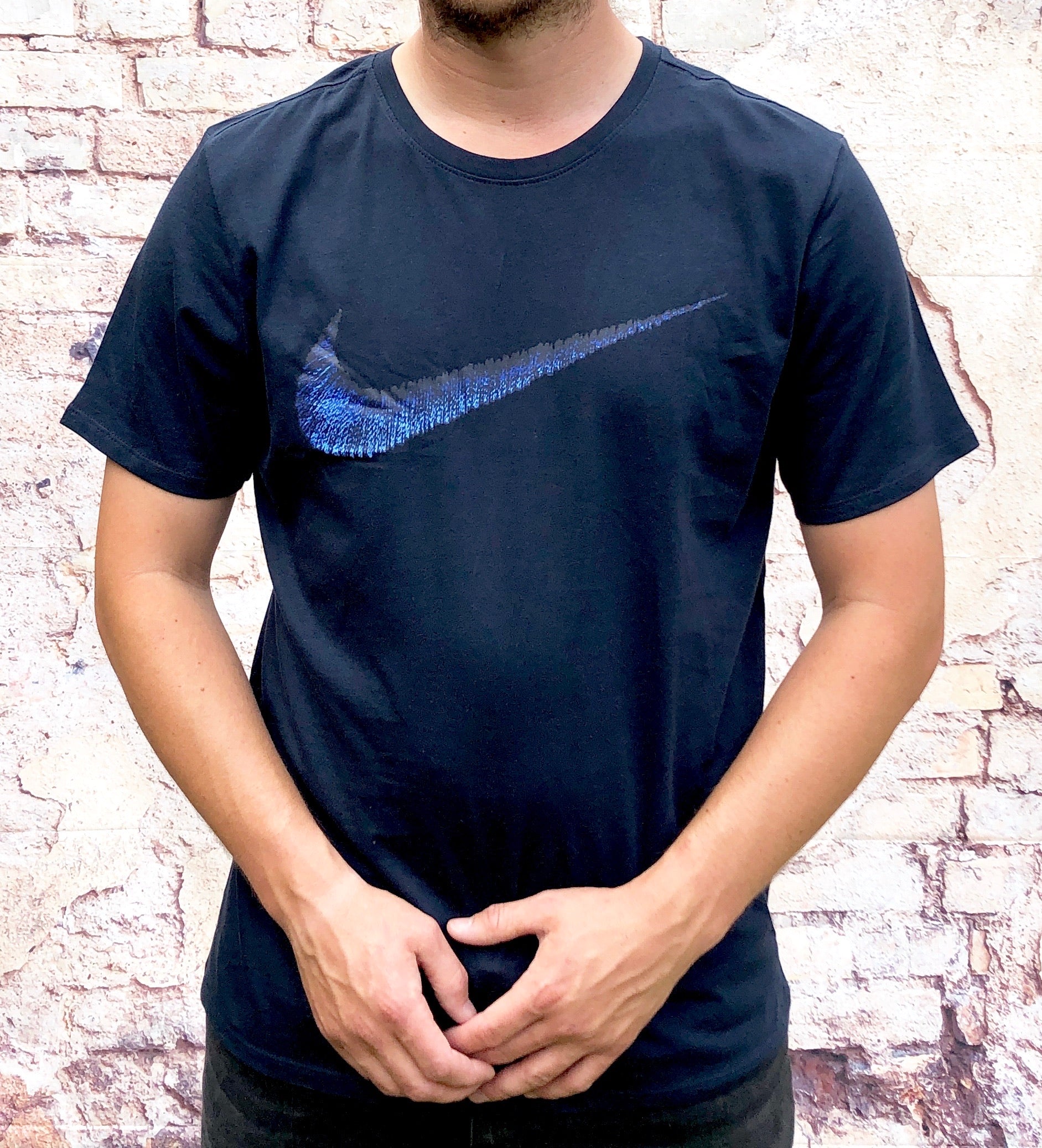 Black Nike sports tee shirt / Tshirt, men's branded designer – System F