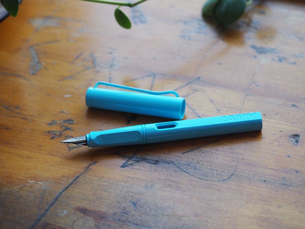 Wonder Pens: Lamy Safari Fountain Pen - Savannah Green