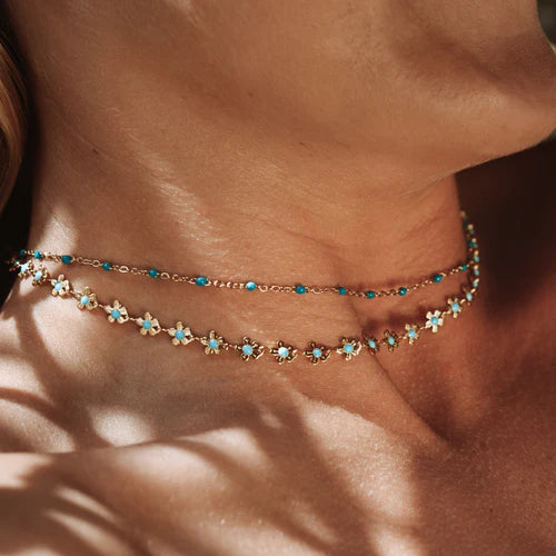 what color jewelry goes with black