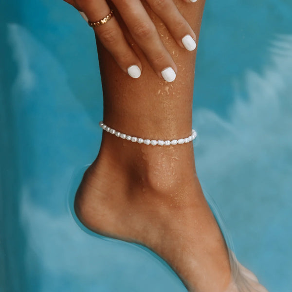 can you sleep with an anklet on