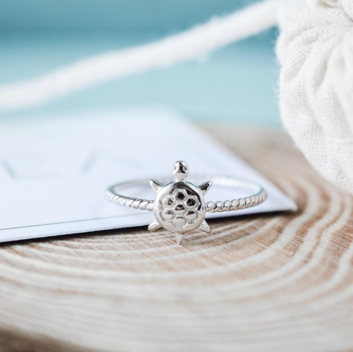 Sea turtle designed beach ring